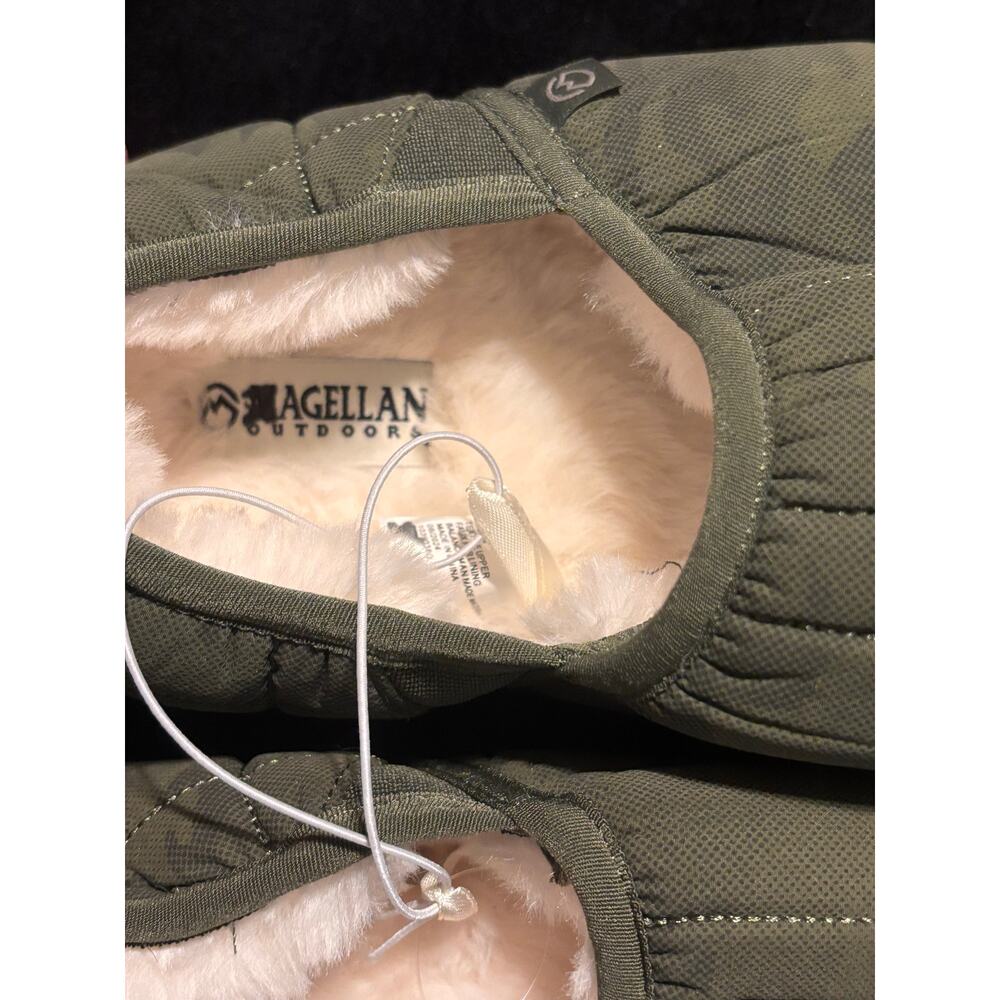Magellan Outdoors Men’s Size 10 Green Camo Puffer Slippers NWOTs - Picture 3 of 4